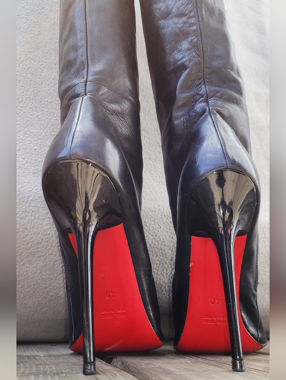 Women's Black Knee-High Stiletto Boots - Sleek Pointed Toe - Picture 5 of 10